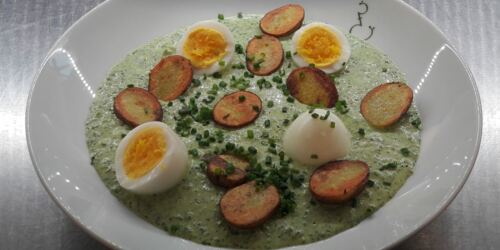 Eschersheimer Grüne Soße mit vier halben Eiern